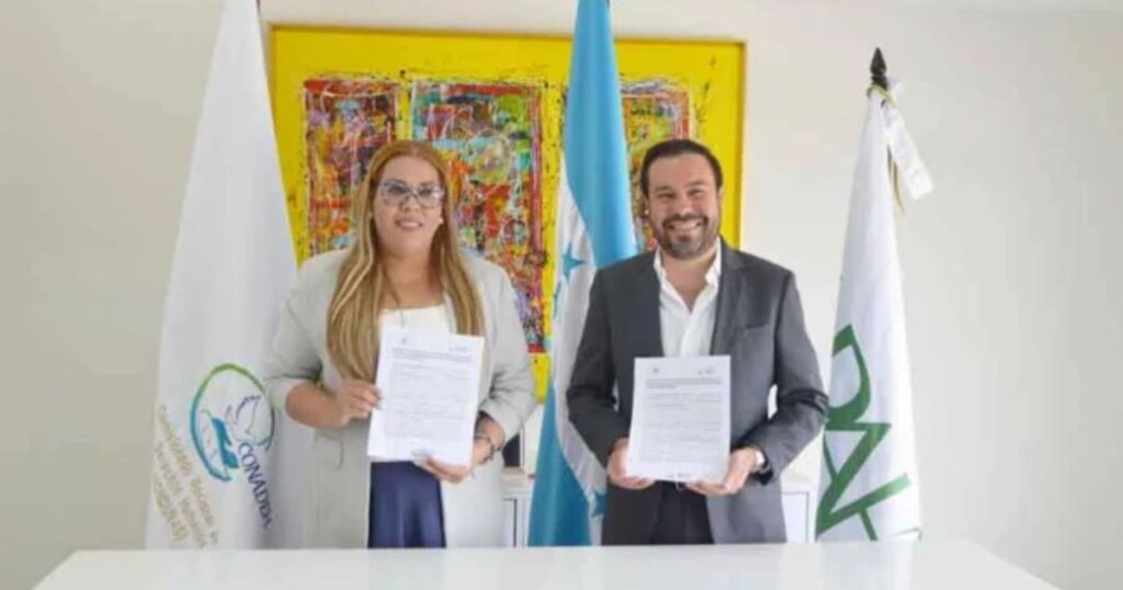 APAH y CONADEH firman convenio para promover y proteger los derechos humanos en el sector azucarero de Honduras